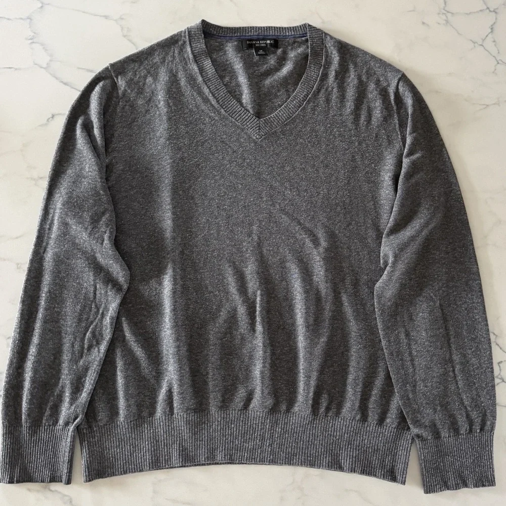 Banana Republic Silk Linen Sweater Mens M Gray V Neck Lightweight‎ Classic